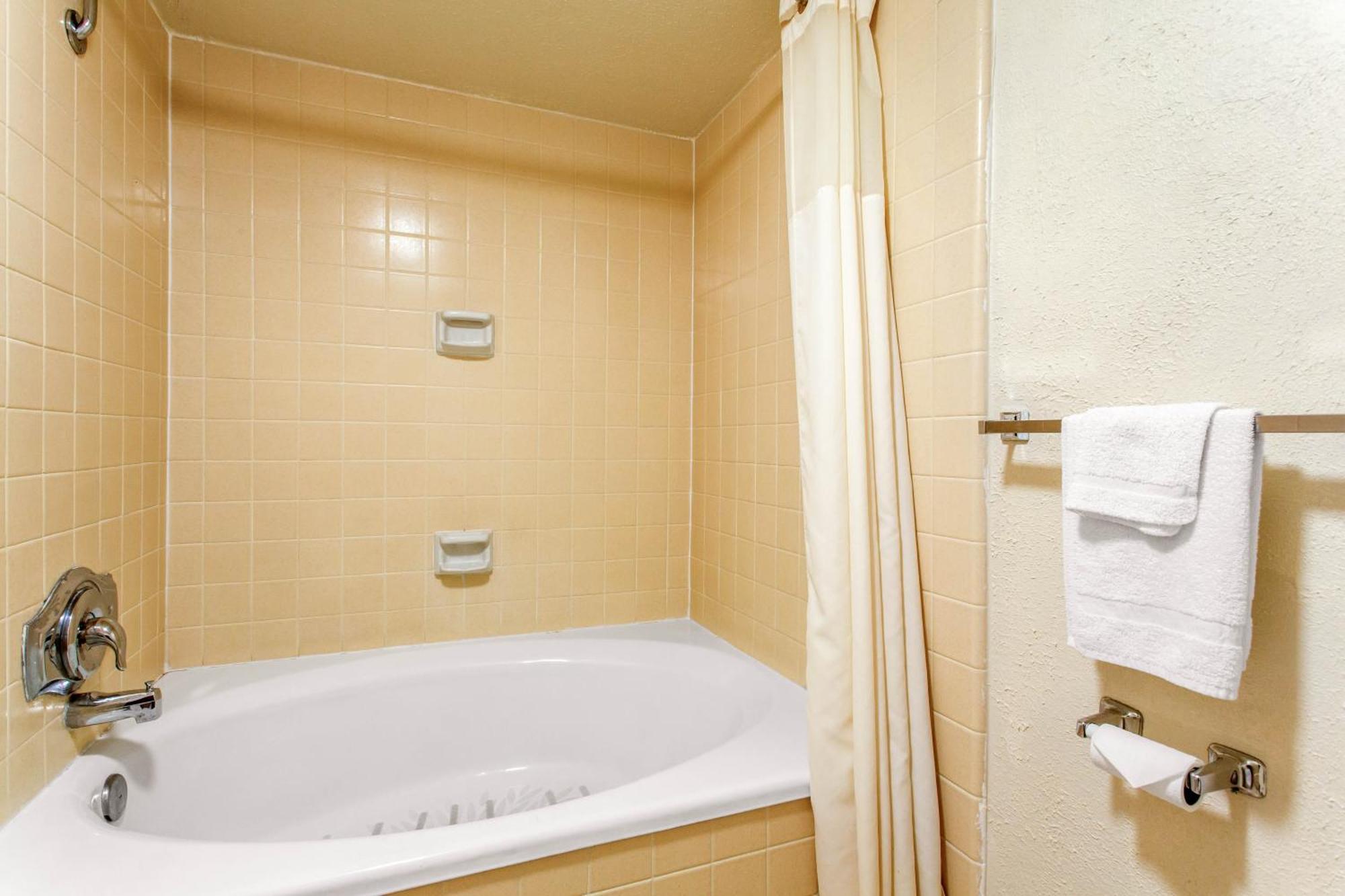 Quality Inn Stateline Уендоувър Екстериор снимка