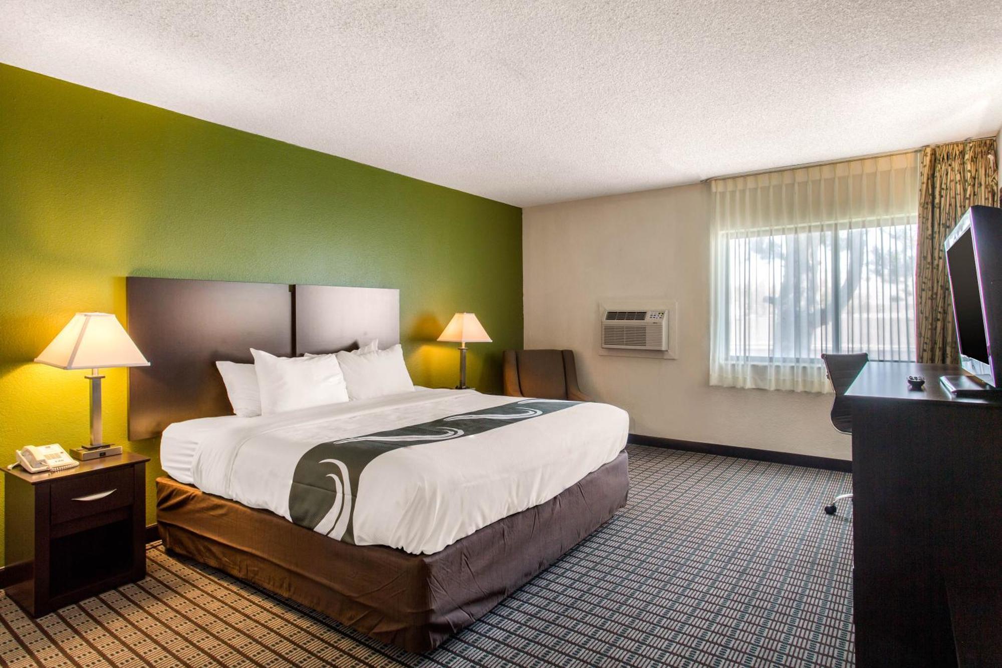 Quality Inn Stateline Уендоувър Екстериор снимка